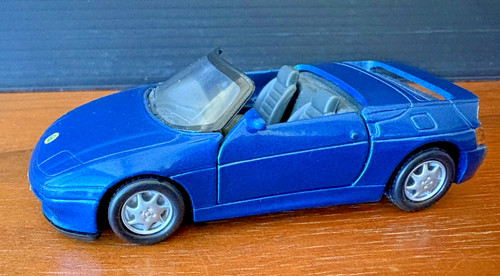 Collectible maisto shell - maisto,