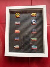 Auto Pins im Rahmen Champion