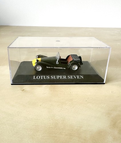 Scale diecast model lotus - 1:43,
